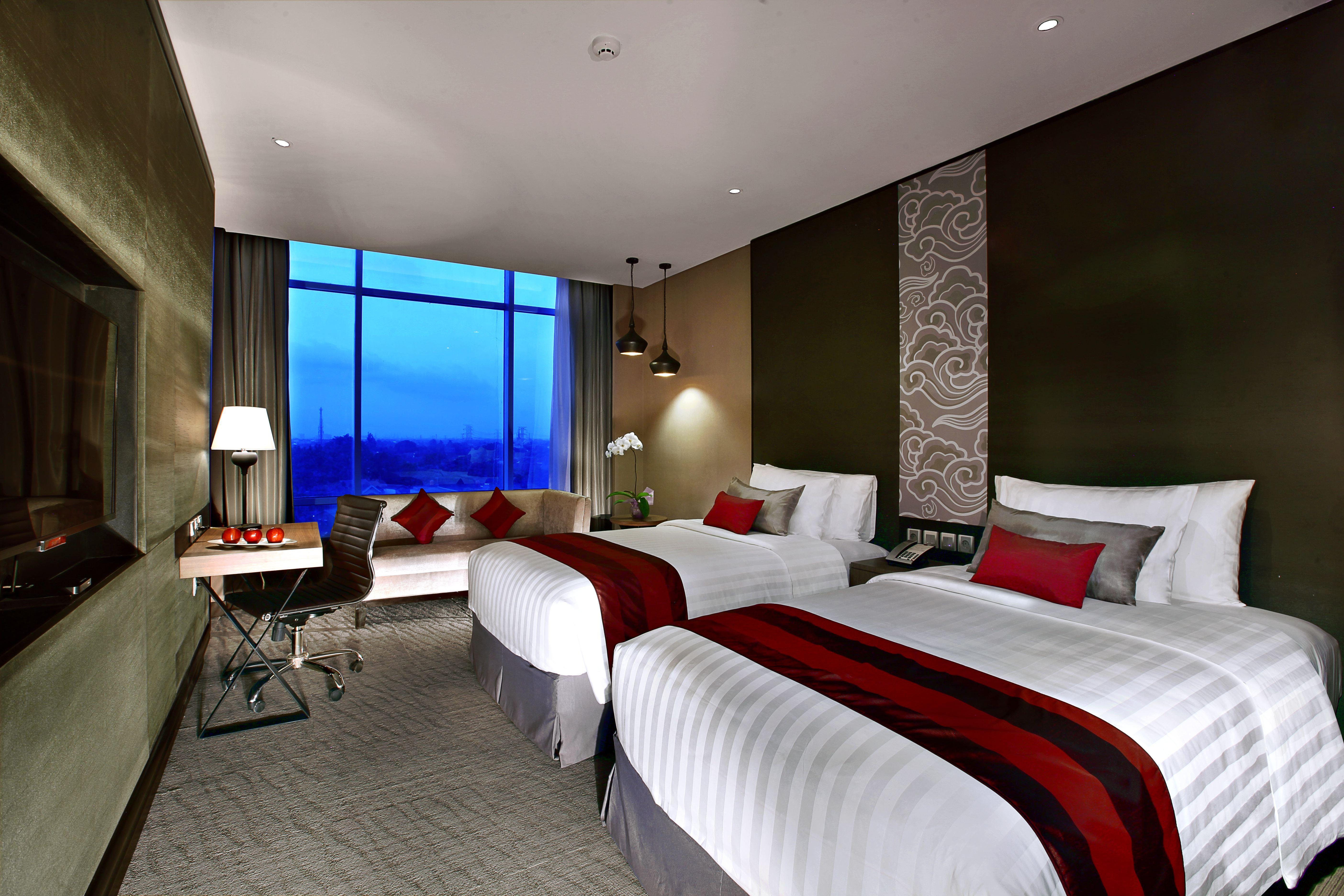 Aston Priority Simatupang And Conference Center होटल 4*