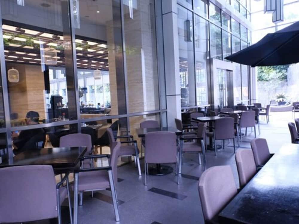 होटल Aston Priority Simatupang And Conference Center Jakarta