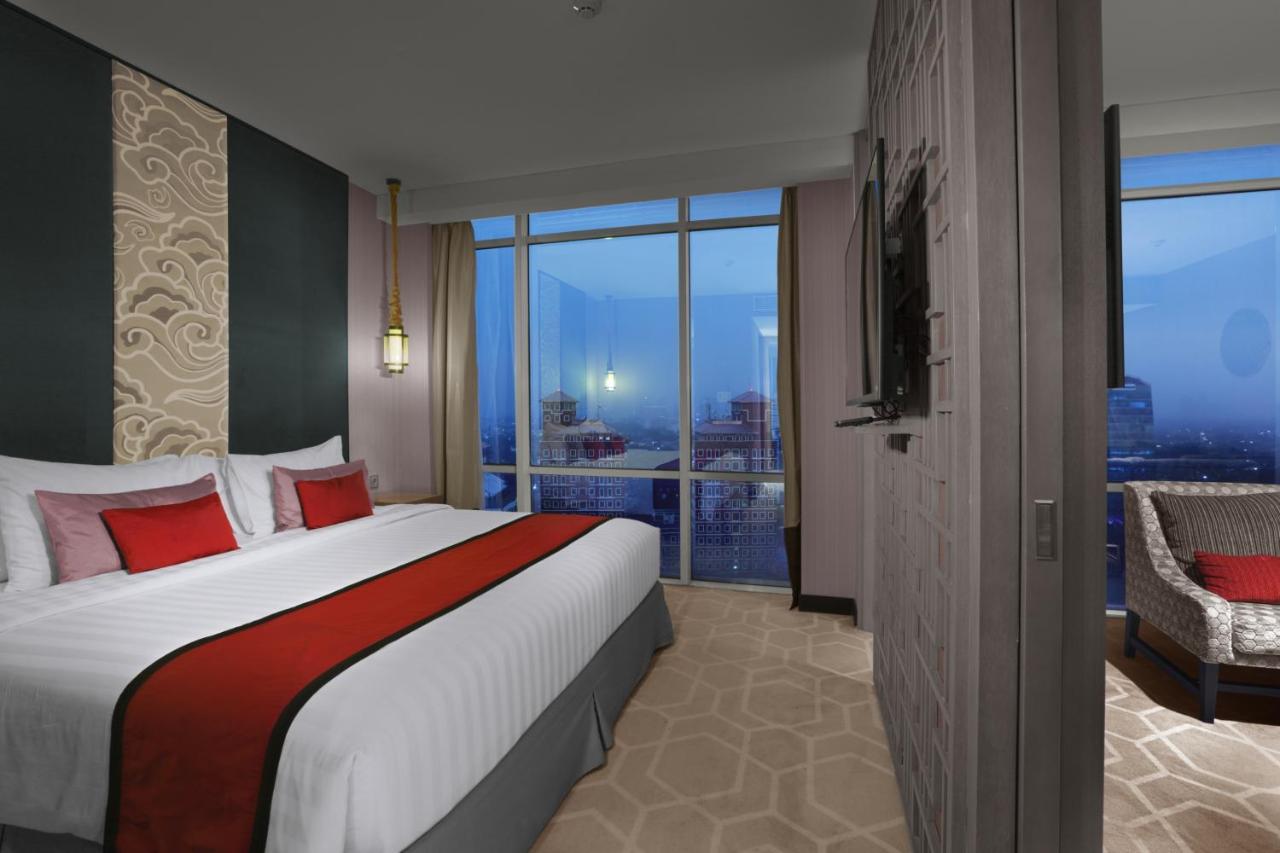 Aston Priority Simatupang And Conference Center होटल 4*