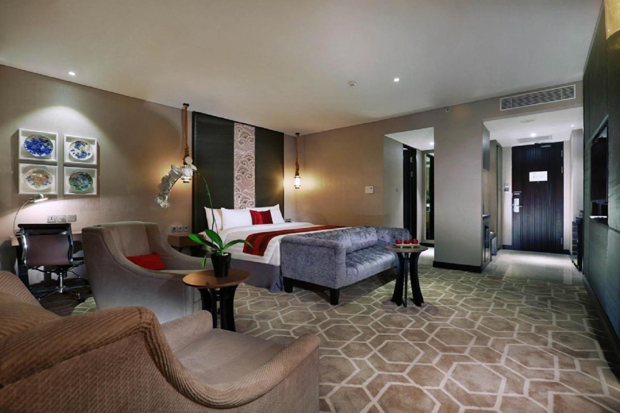 Aston Priority Simatupang And Conference Center होटल Jakarta