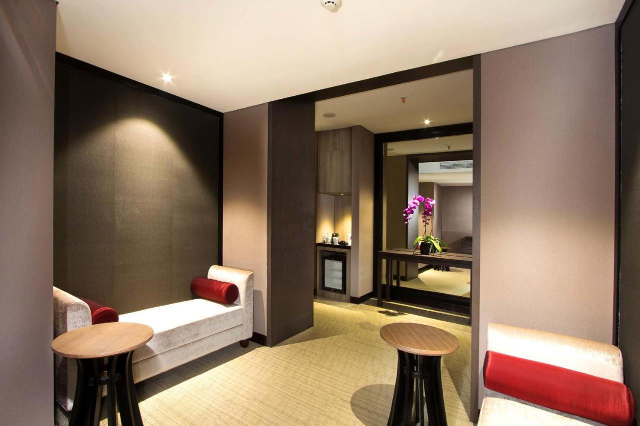 Aston Priority Simatupang And Conference Center होटल Jakarta